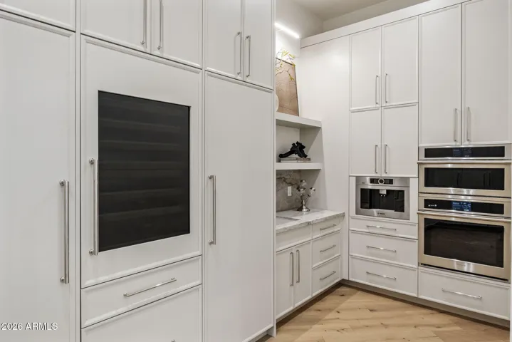 Kitchen- Butler Pantry