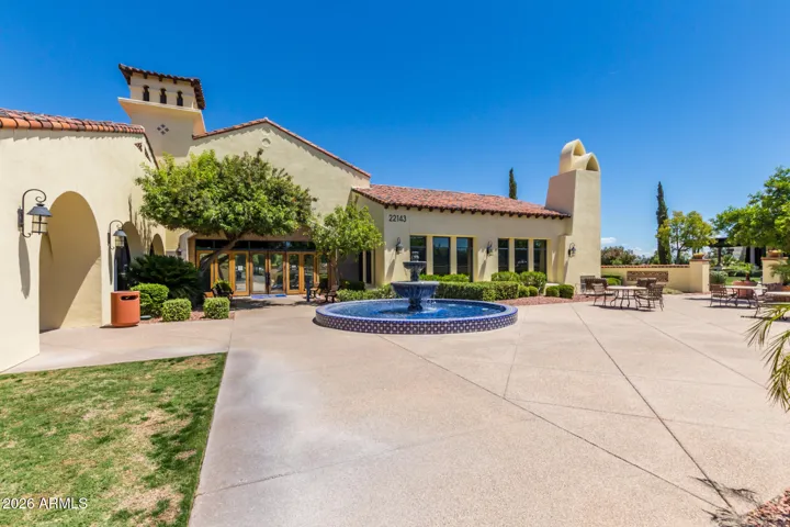 Community pool, gym and spa!