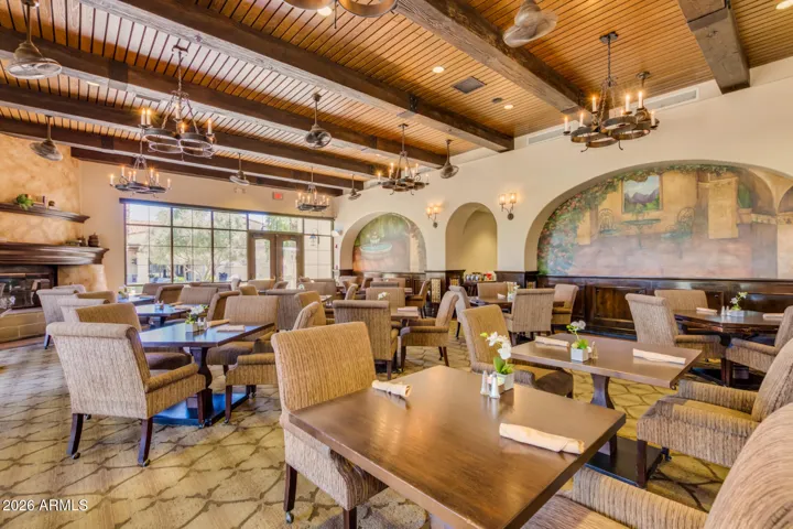 Exquisite dining area!
