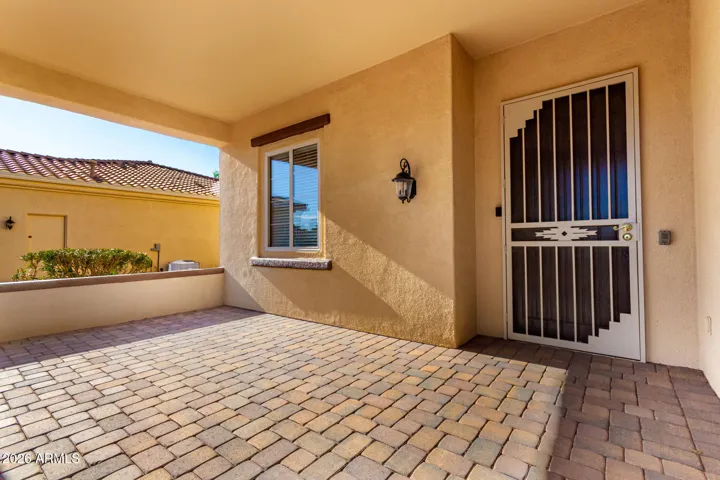 Large front porch!