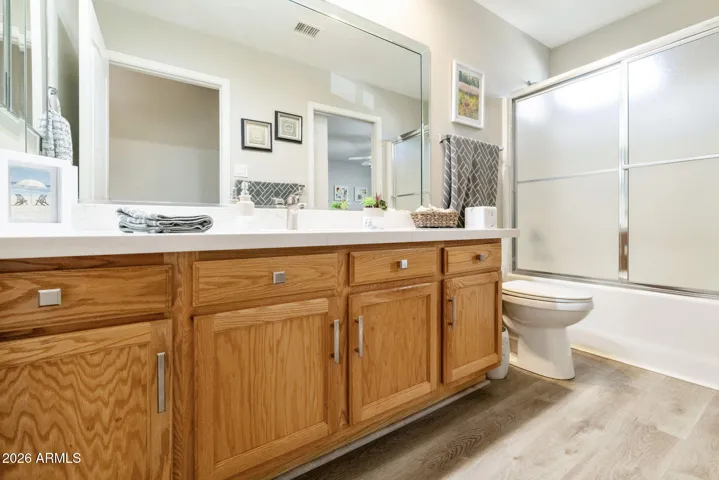 GUEST BATH WITH DUAL VANITIES