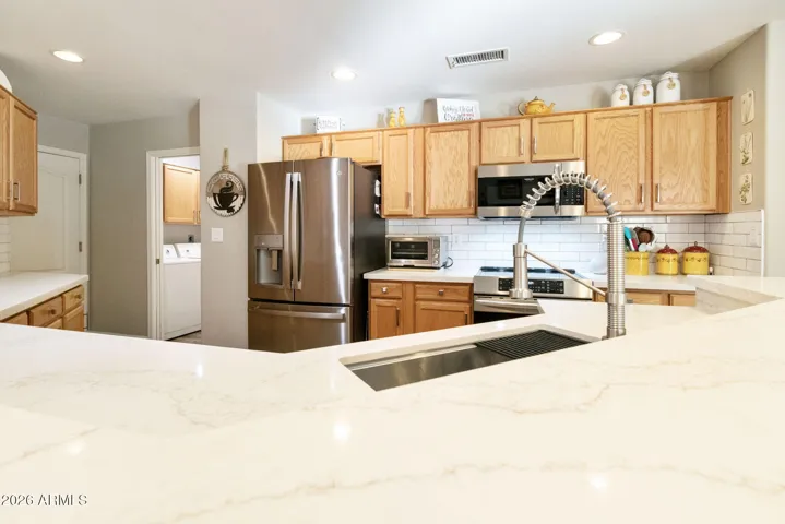 GORGEOUS QUARTZ COUNTERS