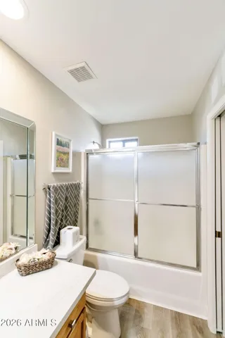 SHOWER TUB COMBO IN GUEST BATH