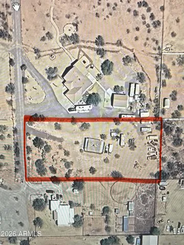 ADU-POTENTIAL * HORSE FRIENDLY * NEARBY MILES OF RIDING TRAILS