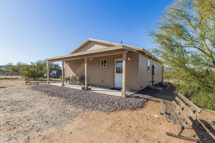 FULL COVERED BACK PATIO