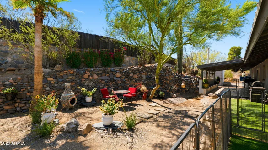 Tranquil desert backdrop ideal for relaxing or entertaining