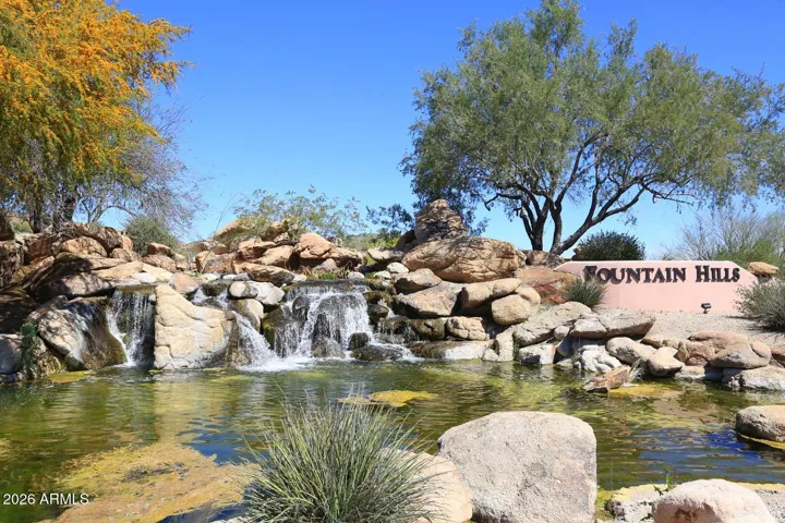 At Shea Blvd/Palisades, you have arrived at our beautiful town of FOUNTAIN HILLS, AZ