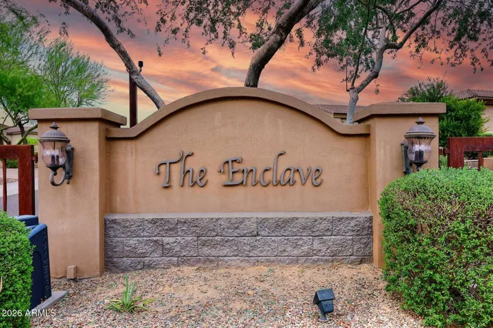 Prestigious Enclave, near shopping, dining, and world famous fountain.