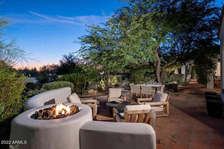Front Patio w/ Fire Pit