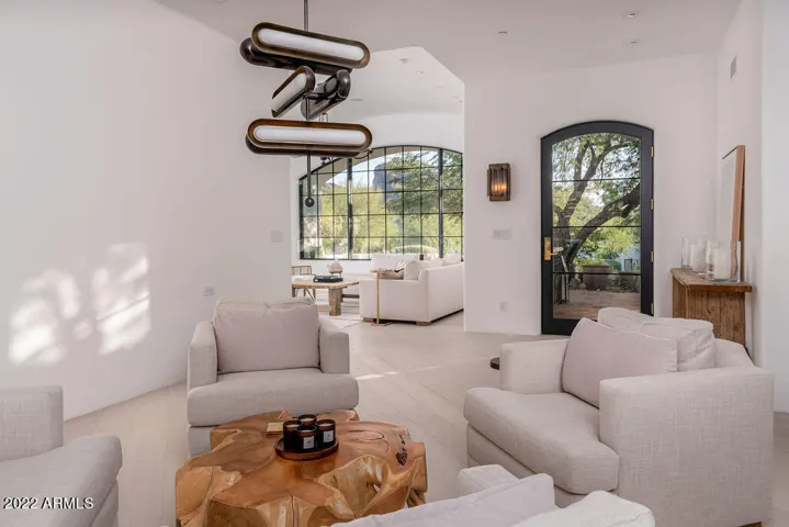 Flex Space or Formal Dining/Foyer