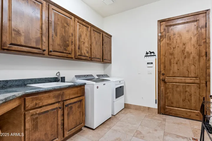 Large Laundry room w/ample storage