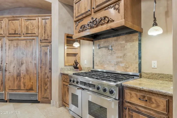 Custom Kitchen Dacor stove/double oven, Subzero