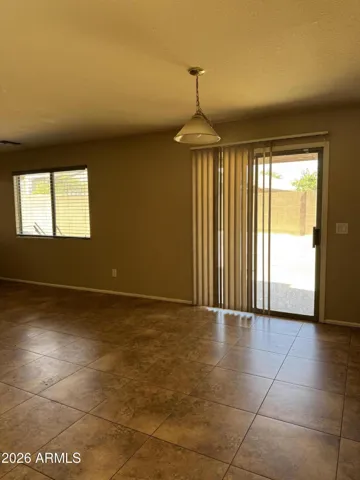 Central eat-in area offering natural flow between kitchen and family room
