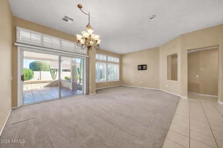 LIVING/DINING