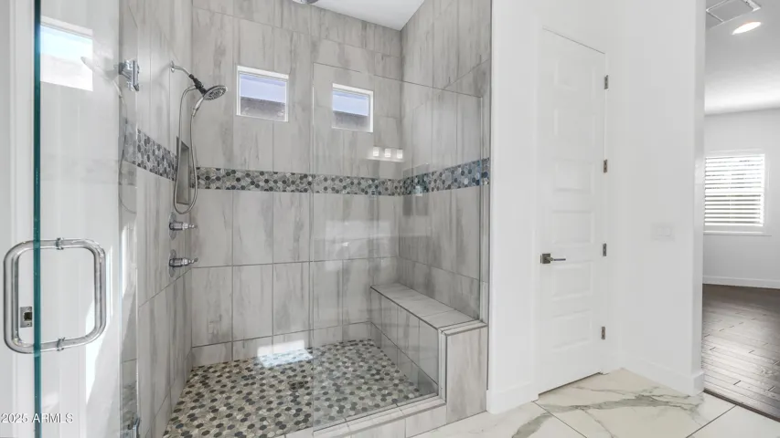 MAIN SHOWER