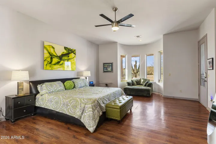 Large Primary Suite w Sitting area