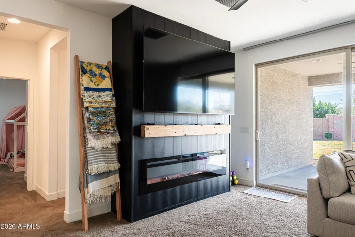 ELECTRIC FIREPLACE