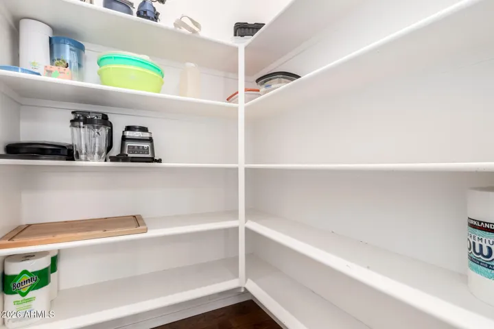 Walk in pantry