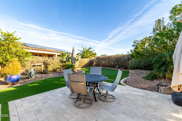 sitting area and putting green