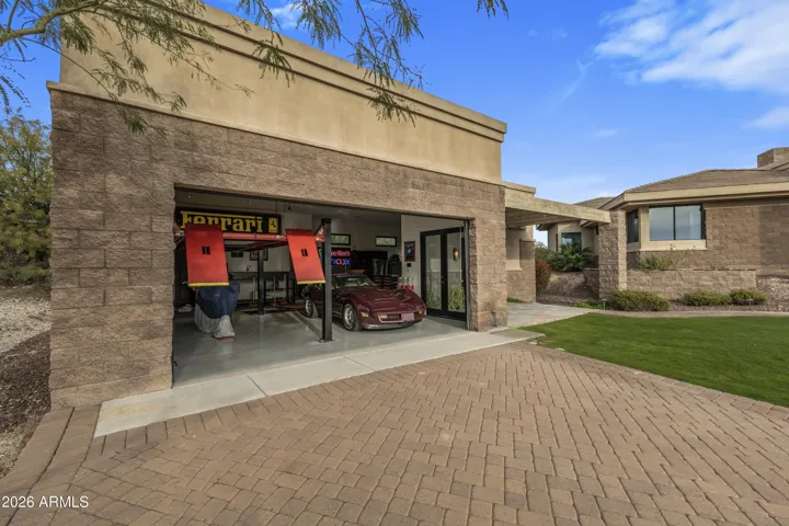 Garage Lounge