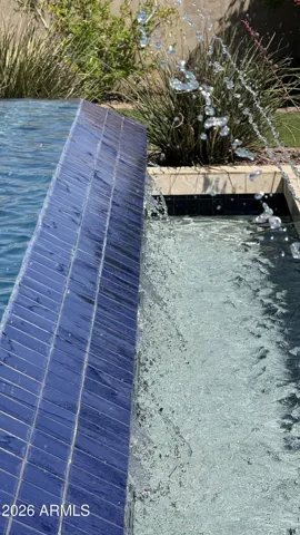 Negative edge pool on two sides.