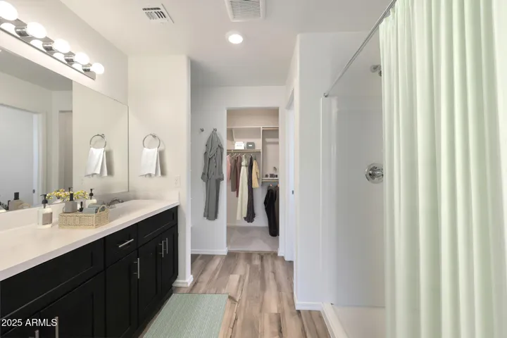 This is a virtually staged Yucca home. Options and colors may vary.