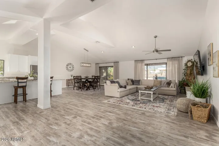 OPEN FLOOR PLAN