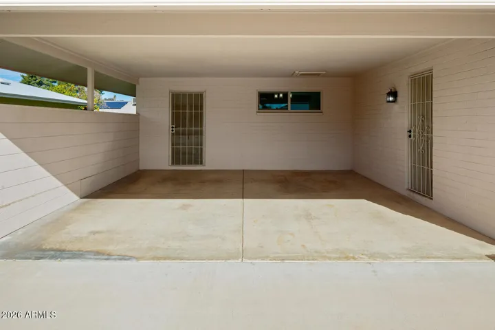 Kitchen Access on right side and Work / Storage Unit in back!