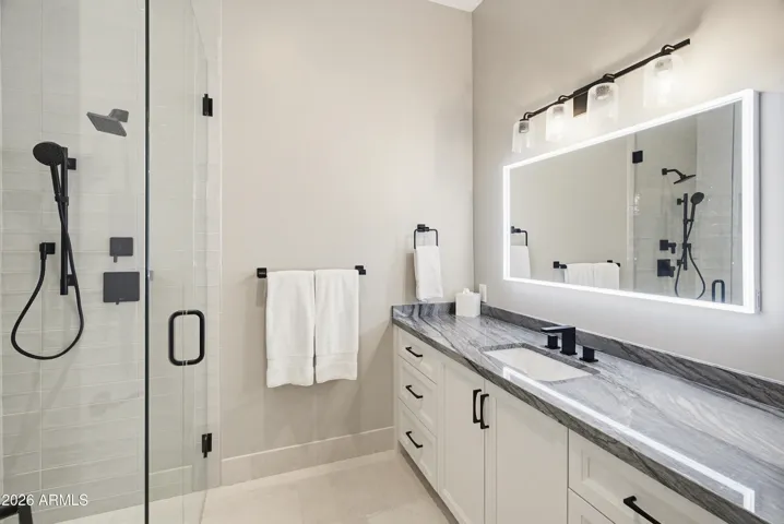 Guest bedroom 3 En Suite Bath