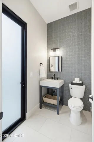 Pool bath/powder room
