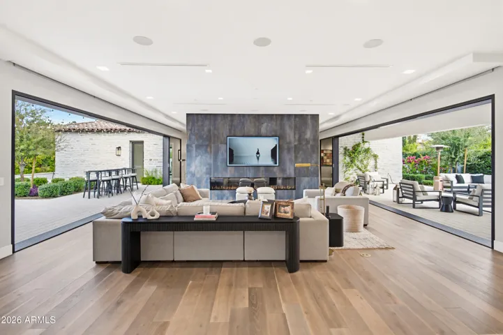 Indoor/outdoor living elevated