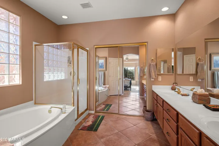 Main Bathroom 1