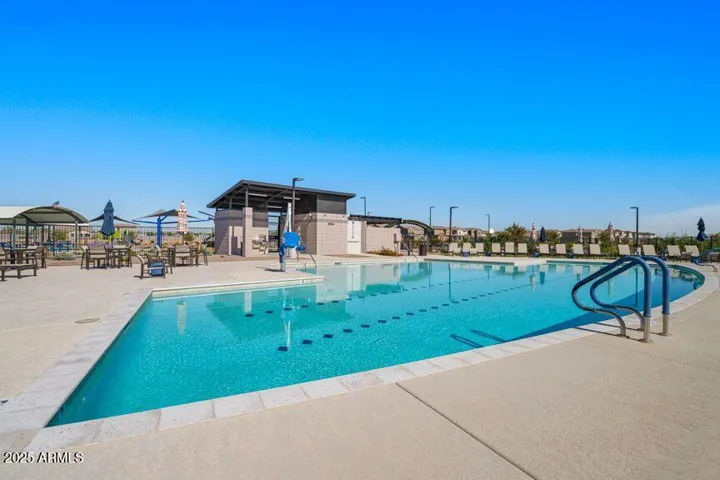 Parkside Los Cielos Community
