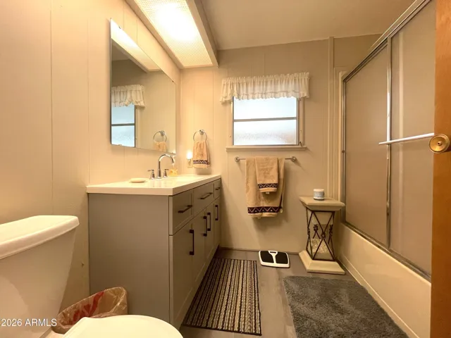 Full bathroom