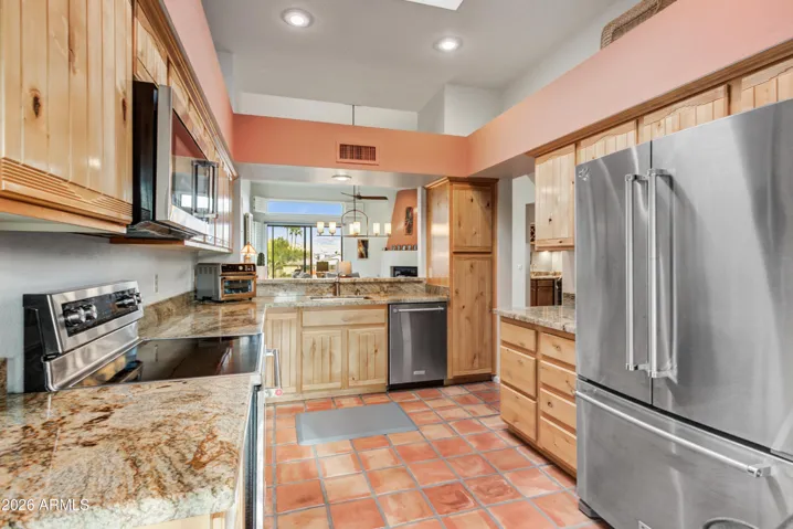 Updated kitchen, newer stainlss appliances