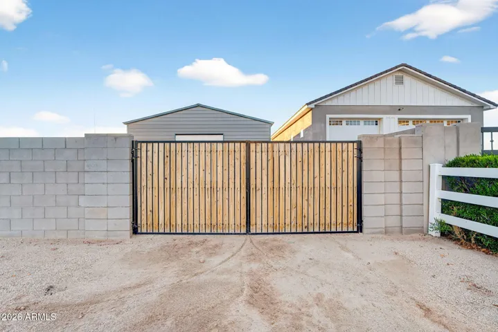 Rv gate