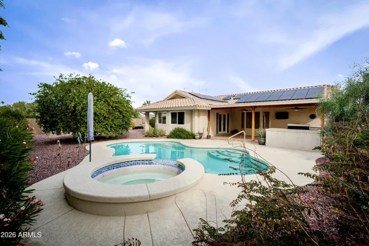 The spa-like backyard.