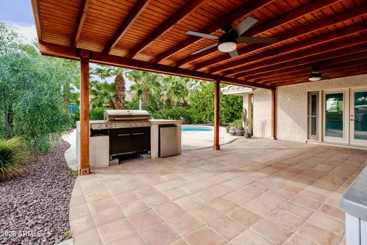 The spa-like backyard.