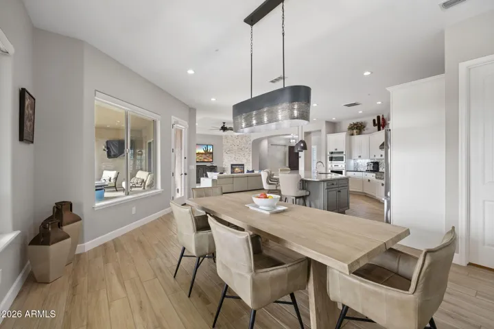 Eat-in Kitchen
