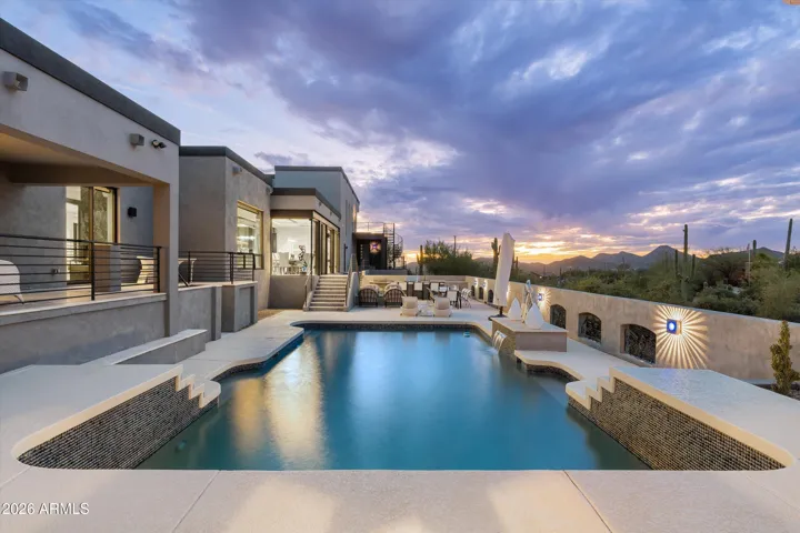 Panoramic Mountain Views