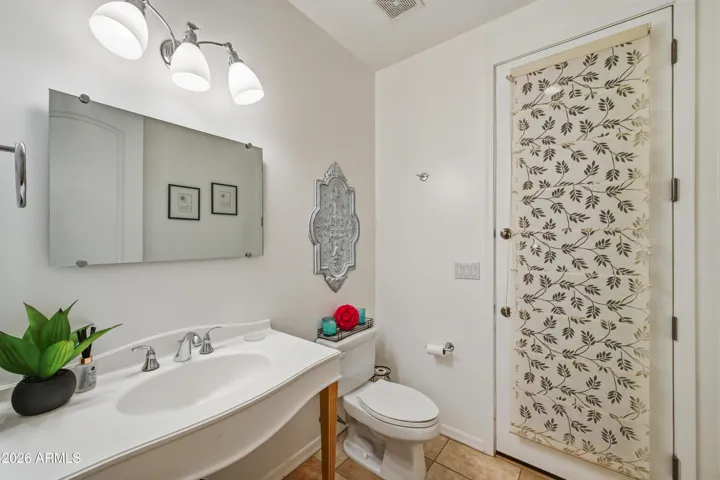 Half bath for guests and access directly from pool!