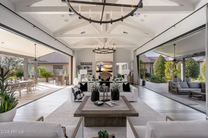 Indoor / outdoor living at it's best