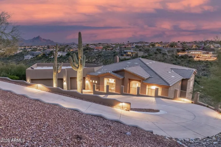 Your Private Hillside Retreat Awaits!