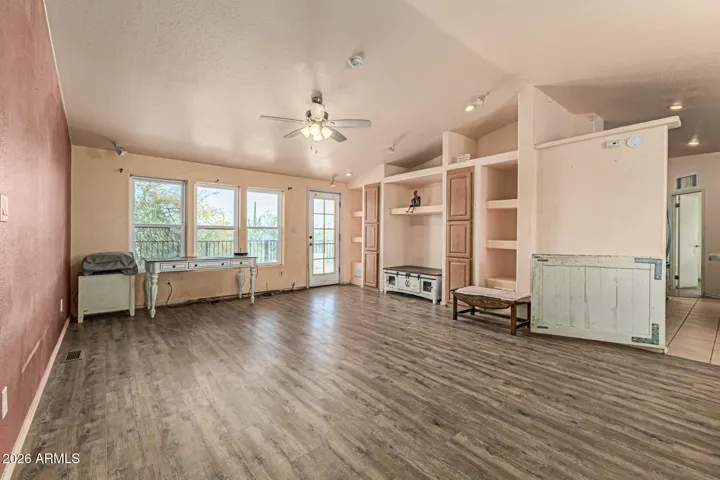 Light & bright living space!