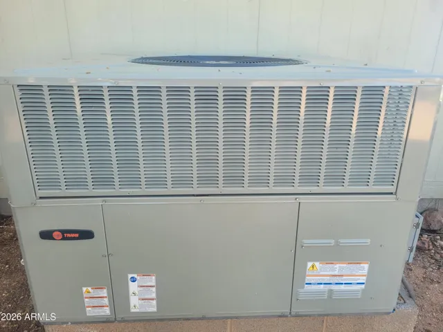 Peace of mind! Newer 5 ton AC Unit!