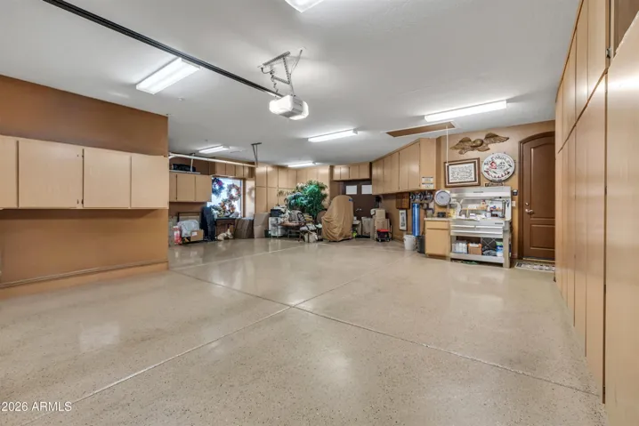 Loads of garage cabinets!