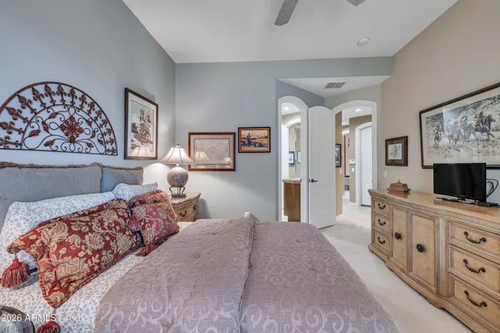 Comfy, cozy guest room #1 (en-suite)