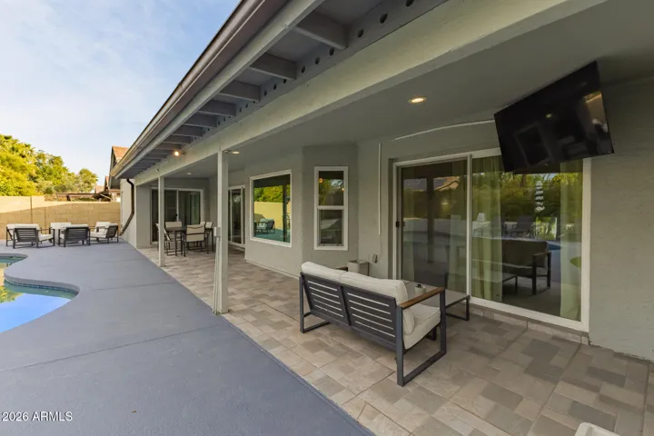 Plenty of patio and shade for all.