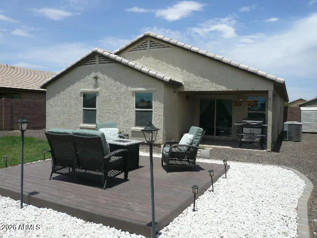 Beautiful large backyard...