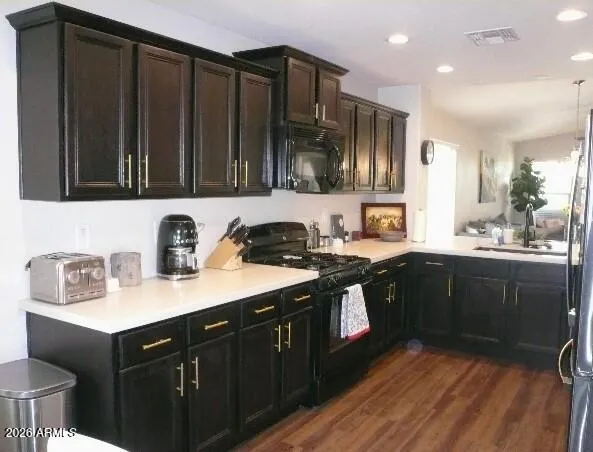 Staggered cabinets with crown molding...